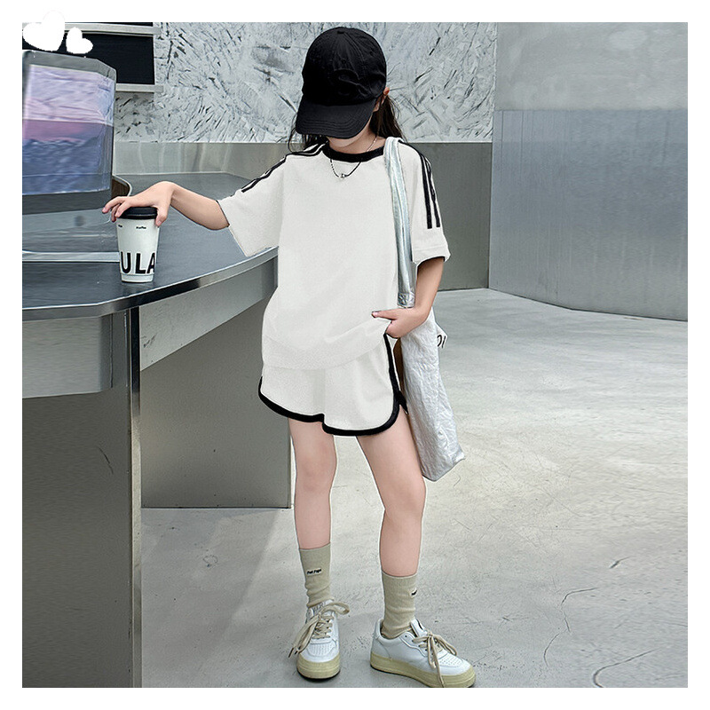 Girls Summer suit Stylish Fashionable 2025 New Summer Clothes Short-sleeved Shorts Sports Two-piece Set