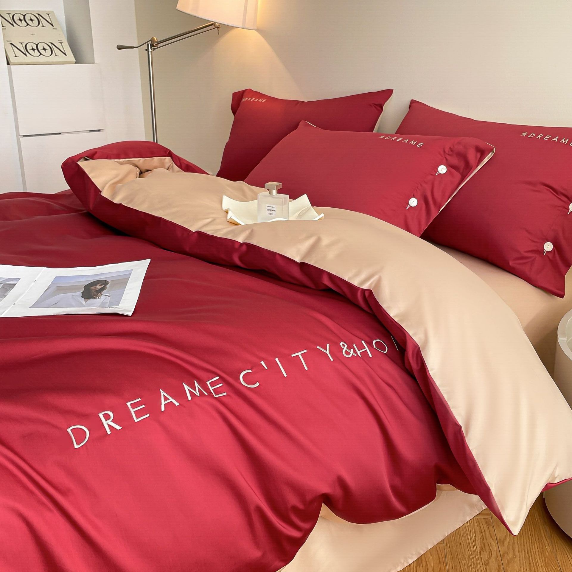 Picture of 60 Xinjiang long-staple cotton four-piece cotton bed sheet bed hat light luxury embroidery dormitory three-piece cotton bedding s