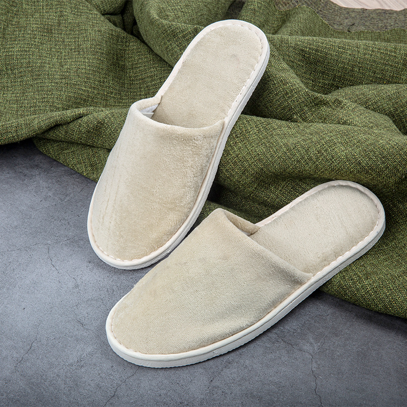 Picture of Disposable Slippers Hospitality Home Indoor Homestay Hotel Guesthouse Club Men's and Women's Coral Fleece Thickened Travel