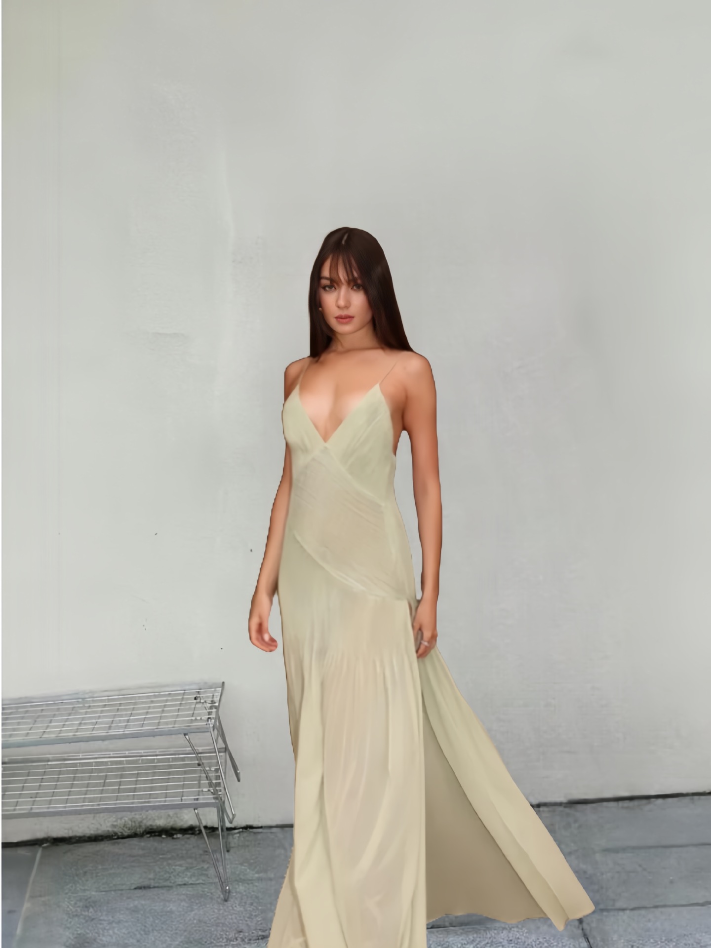 European and American Leisure Holiday Style Pleated Suspender A- line Skirt 2024 Summer and Autumn New Fresh Deep V Sleeveless Loose dress