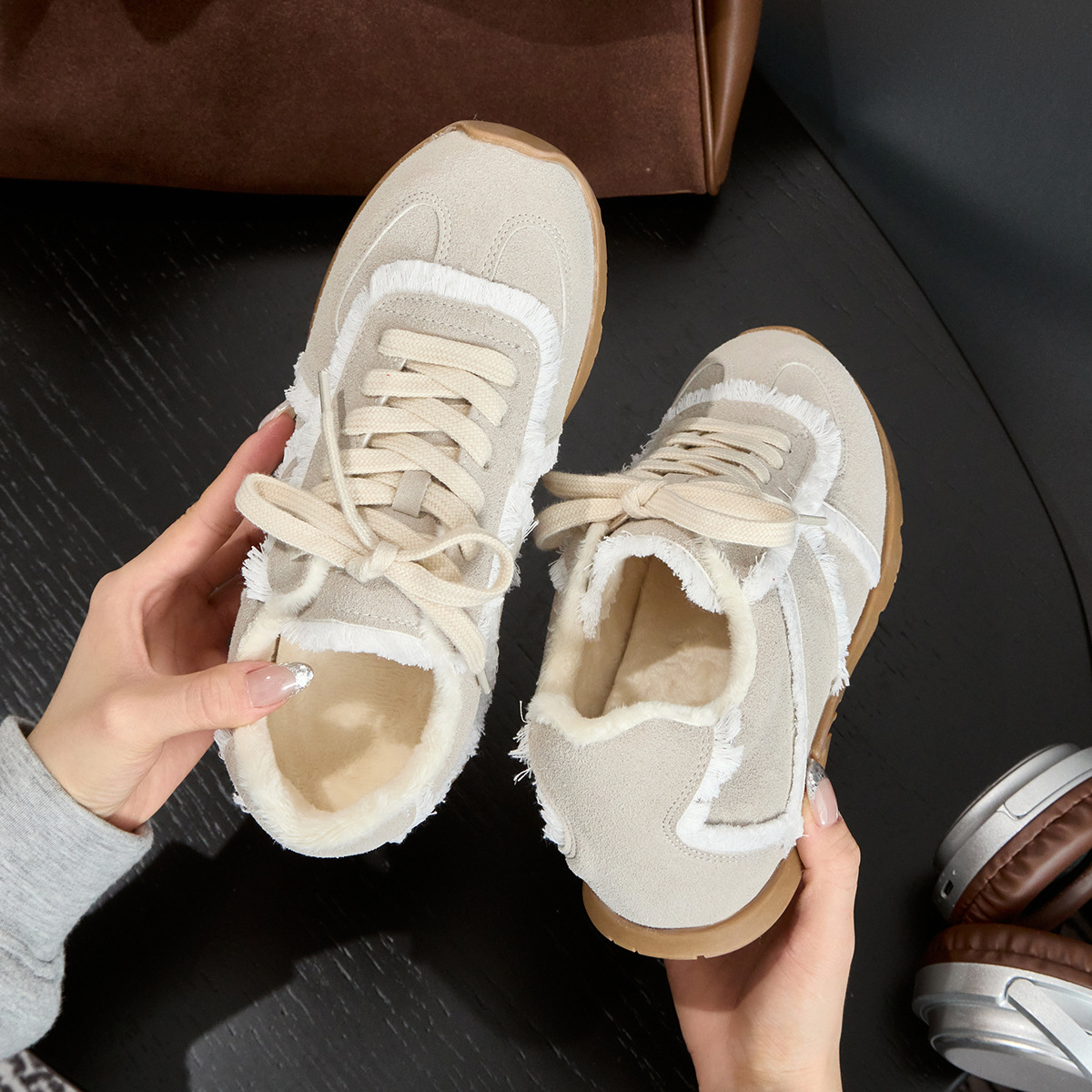 Picture of Thick-soled high-fleece-lined German training shoes women's 2024 autumn and winter new lace-up fur warm small size sports shoes