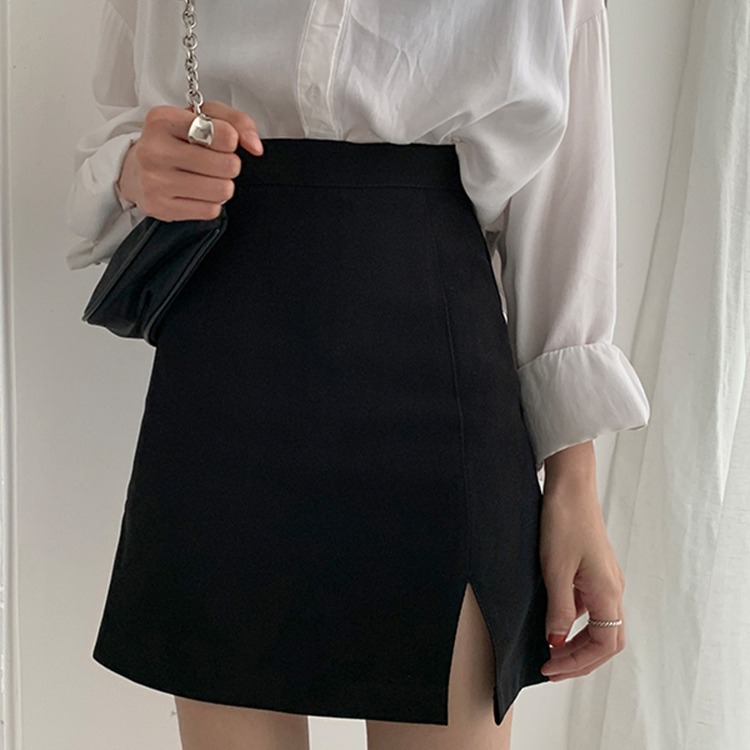 Black high waist split skirt for women 2022 spring new A- line short skirt fairy hip skirt summer design sense