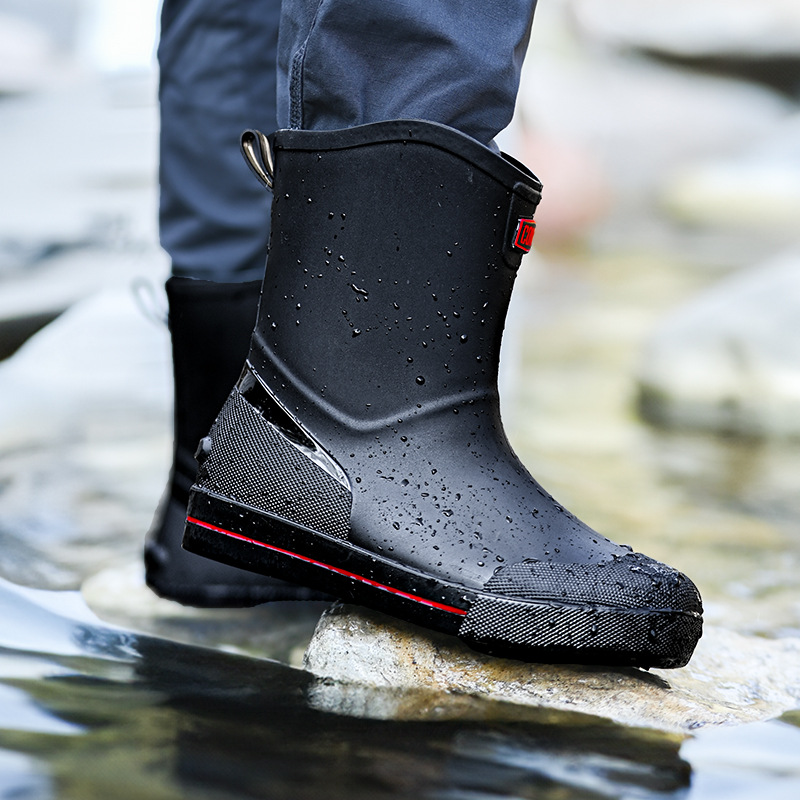Cross-border rain boots men's fashion non-slip mid-barrel rain boots new take-out rider outdoor fishing water shoes construction site rubber shoes