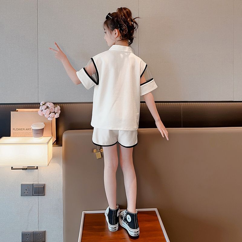 Picture of Girls' Summer New Korean Style Children's Casual Sports Suit for Older Children, Polo Collar Short Sleeve and Shorts Two-Piece Set