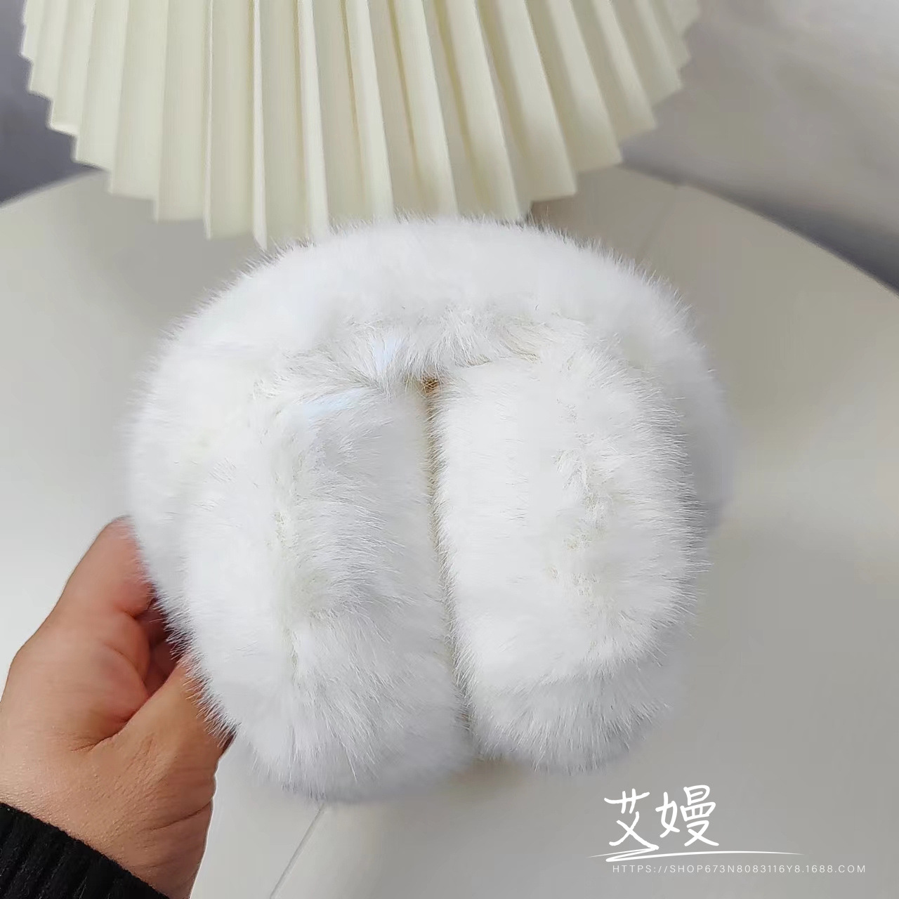 Picture of Earmuffs Women's Winter Warm Earmuffs Earmuffs Earmuffs Cycling Anti-freeze Ear Protection Thickened Plush Students All-match Cold-proof Ear Warming