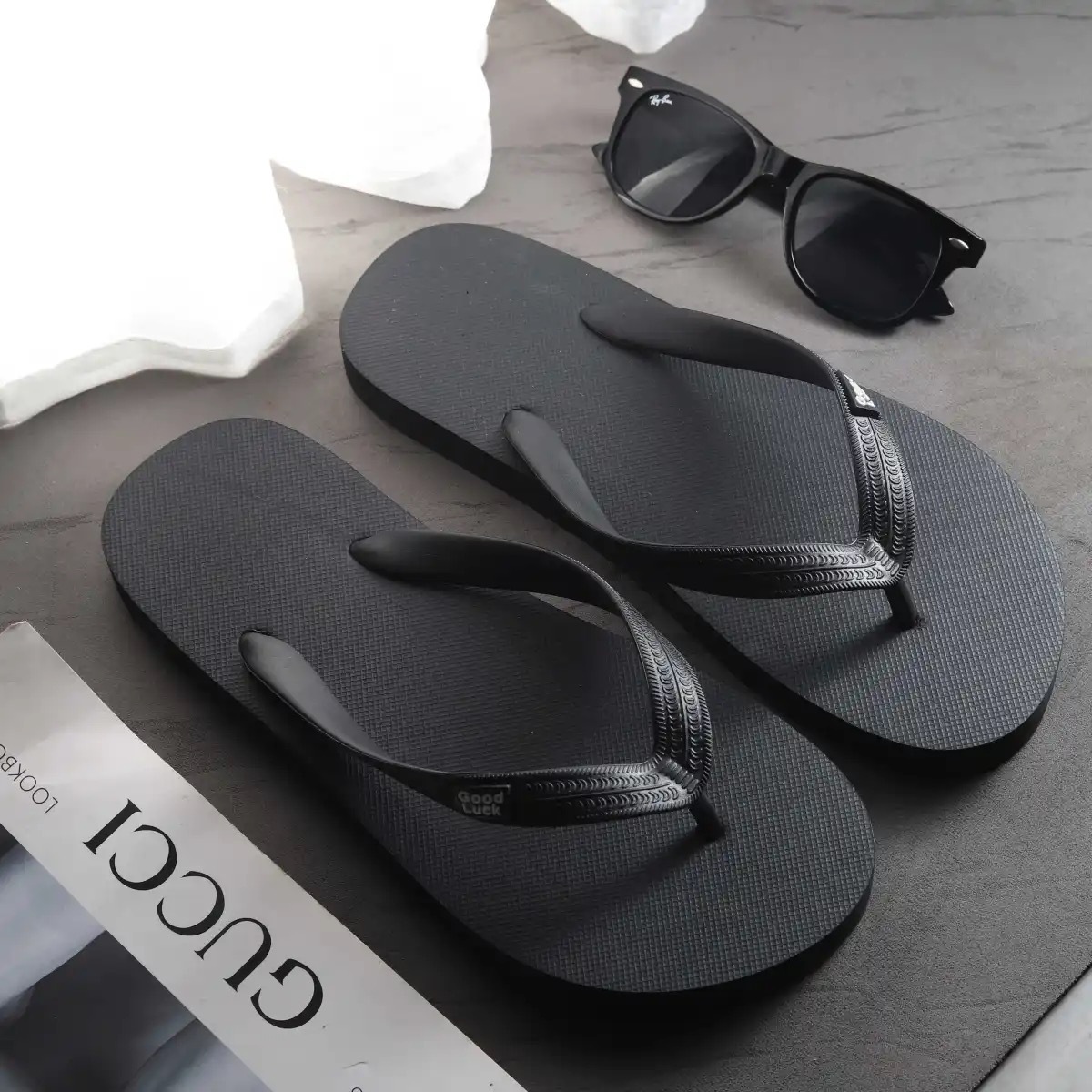 Picture of 2024 cross-border onesummer new candy-colored men's flip-flops casual beach anti-slip sandals
