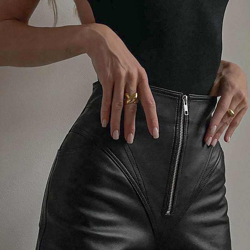 Picture of Cross-Border European and American Clothing 2025 New Pu Zipper Hip Lift Slimming Look Front Zipper Tight Leather Pants Manufacturer Wholesale
