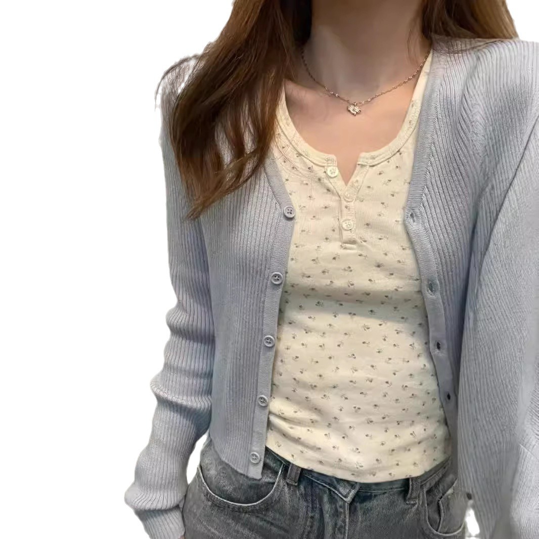 Picture of Japanese-Style Cute Youthful High-End Chic Floral U-Neck Short-Sleeve T-Shirt 2025 Summer Women Sweet Spicy Fashionable Versatile