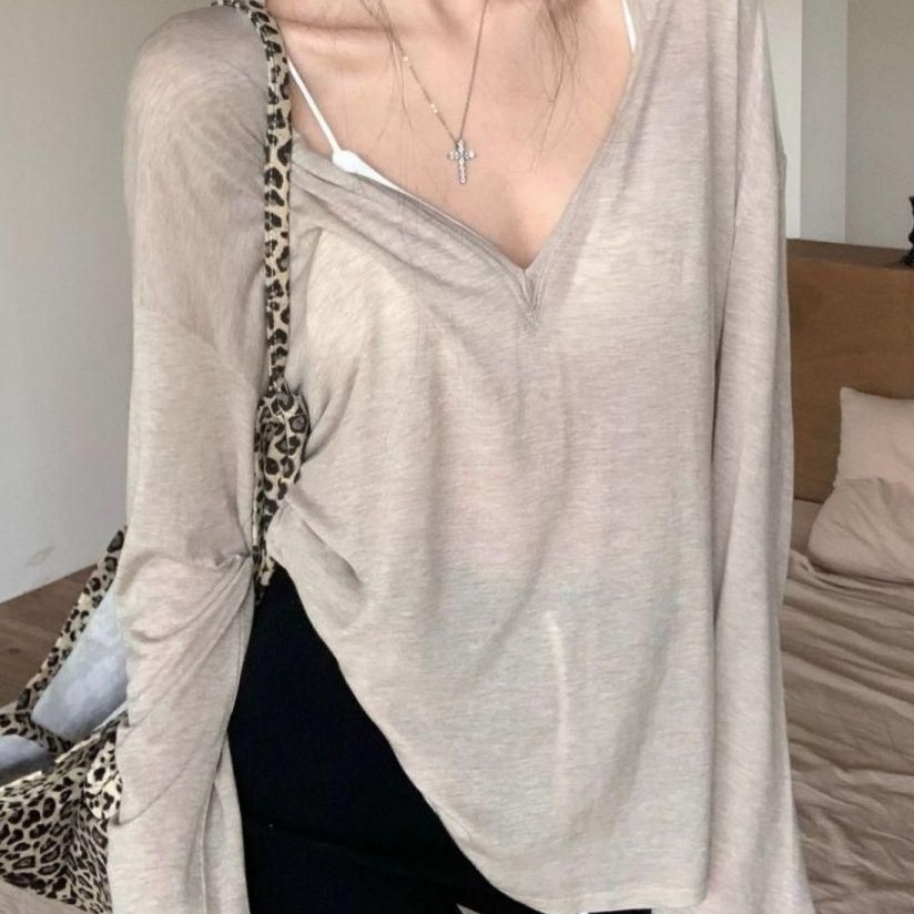 White thin slightly sheer V-neck long-sleeved T-shirt women's summer loose sunscreen cover-up casual lazy wind cover top