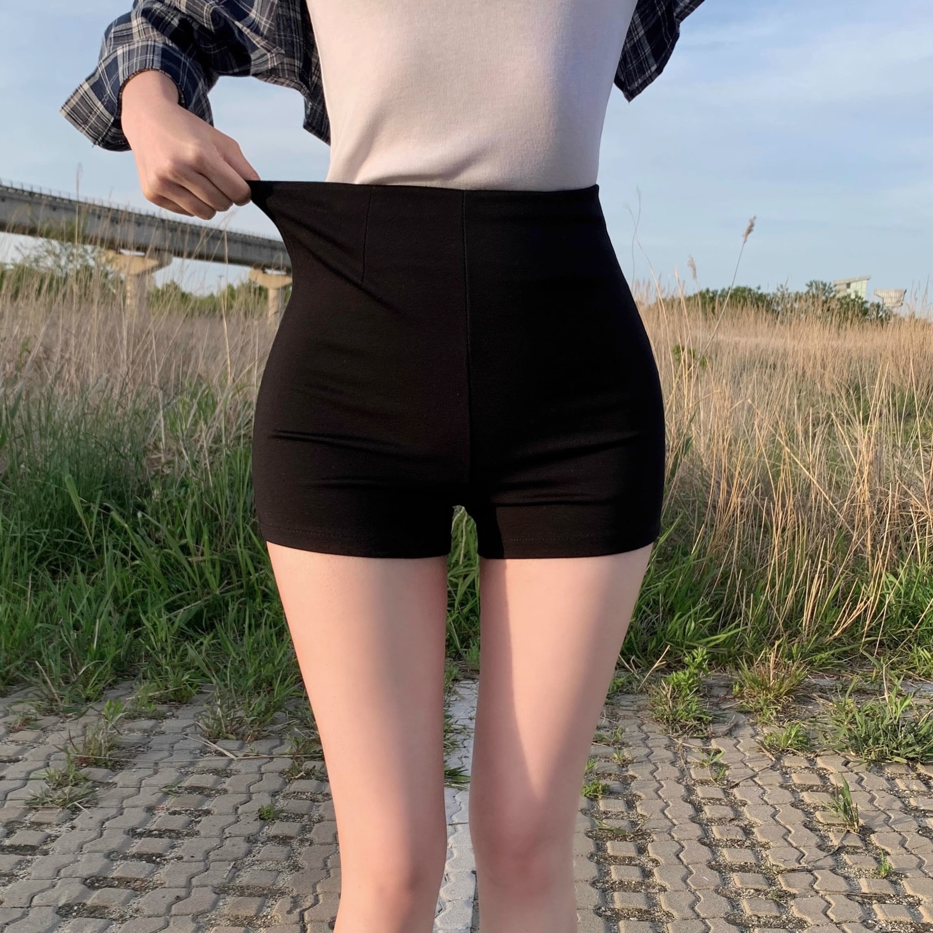 Black Casual Suit Shorts Women's Autumn and Winter Tight Stretch Outer Wear Hot Pants Wrapper Hip Wide Legs Slim High Waist Boots Trendy