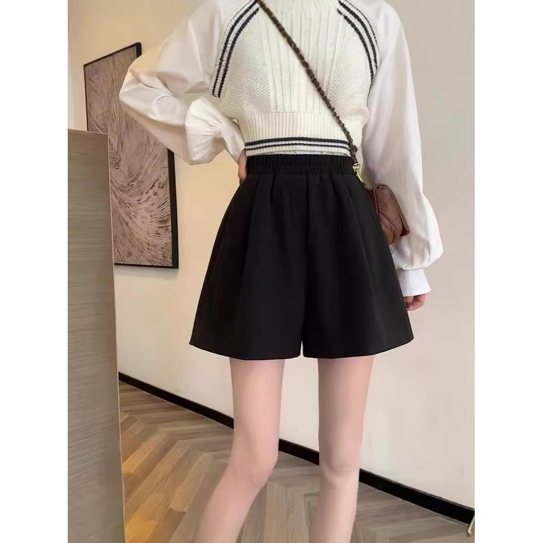 Starry Sky A High Waist Slimming New 2024 Black Shorts Women's Loose Waist Casual Woolen Wide Legs Autumn and Winter Outer Wear