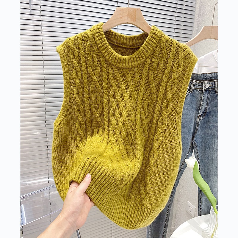 Picture of 2024 Spring and Autumn Retro Twist Sleeveless Sweater Women's Korean Style Loose Stacked Knitted Vest with Round Neck Vest