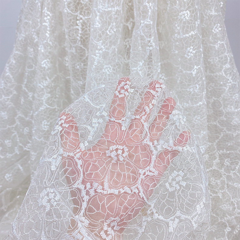 New mesh mesh embroidered fabric, gold and silver thread high-end wedding dress fabric, children's dress fabrics in stock