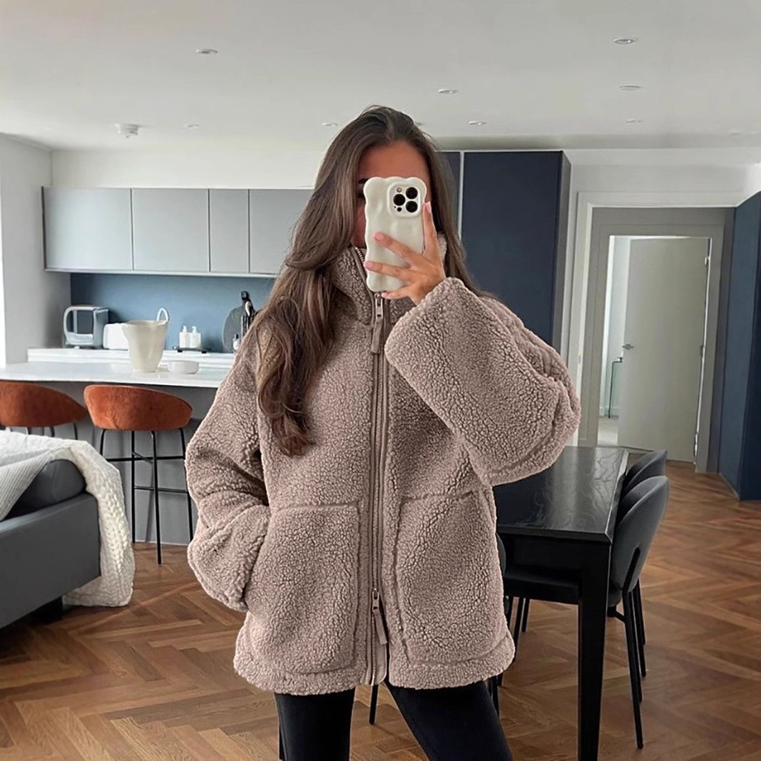 Picture of Large-Pocket Solid-Color Plush Coat Women's European and American Large-Pocket High-Neck Plush Coat