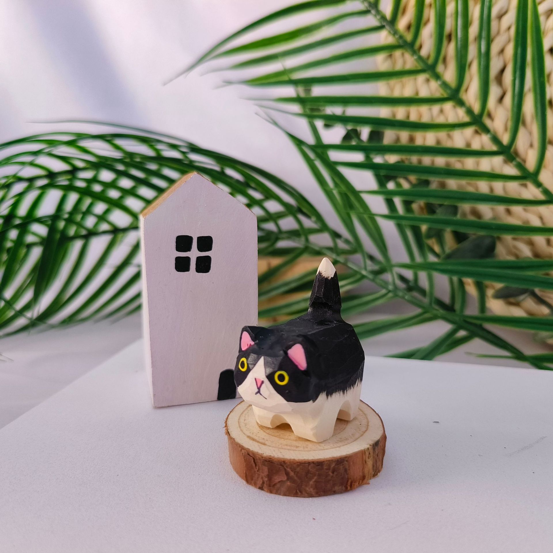 Picture of Wood carving kitten key chain cute cute desktop decoration solid wood handmade birthday gift home accessories