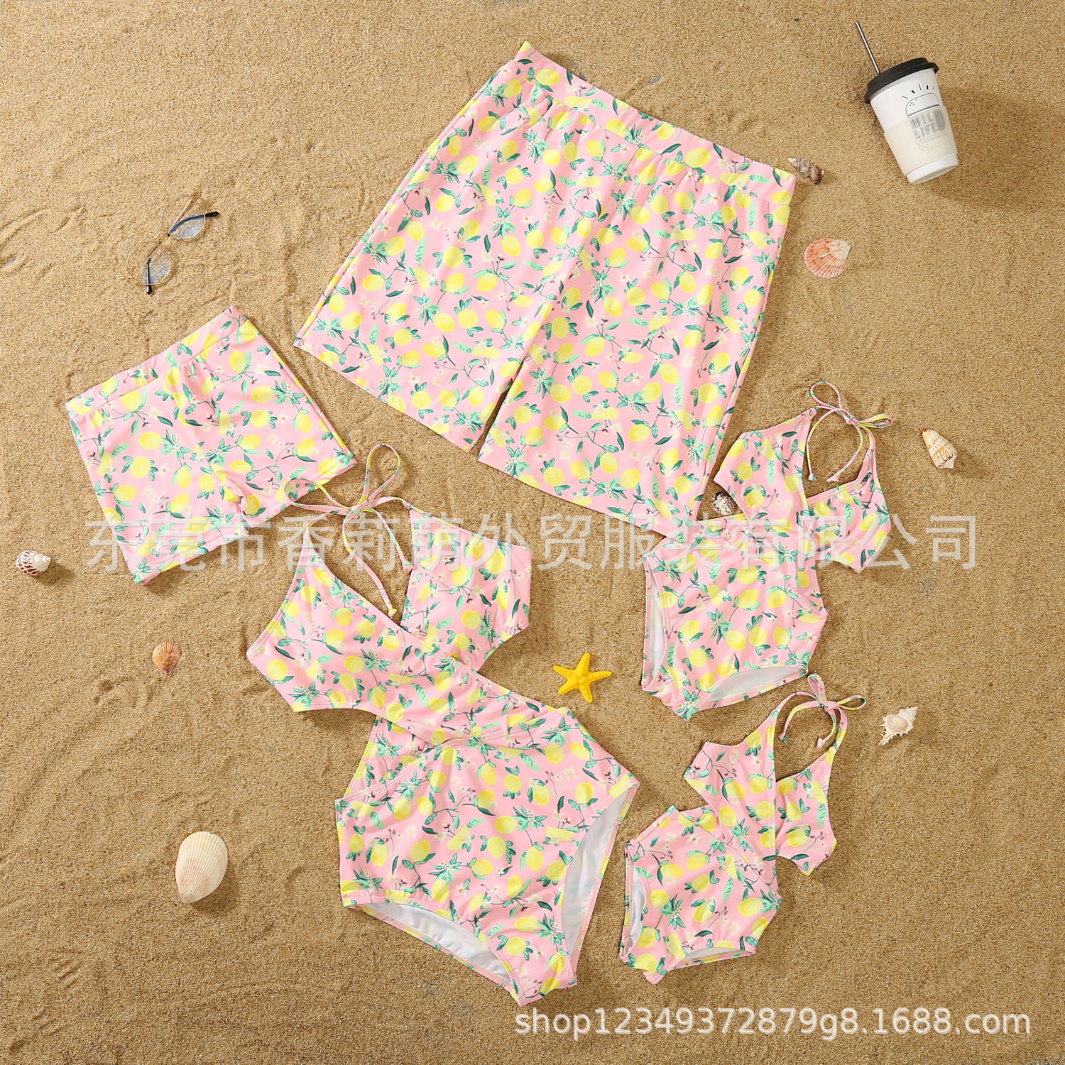 2020 New Parent-child Swimsuit Mom's one-piece fruit print pattern Dad's swimming trunks for boys and girls family swimsuit