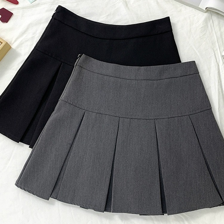 Anti-Exposure Slimming Look Gray Pleated Skirt New High-Waisted Short Skirt Design Versatile Autumn and Winter A-Line Skirt for Women 2023