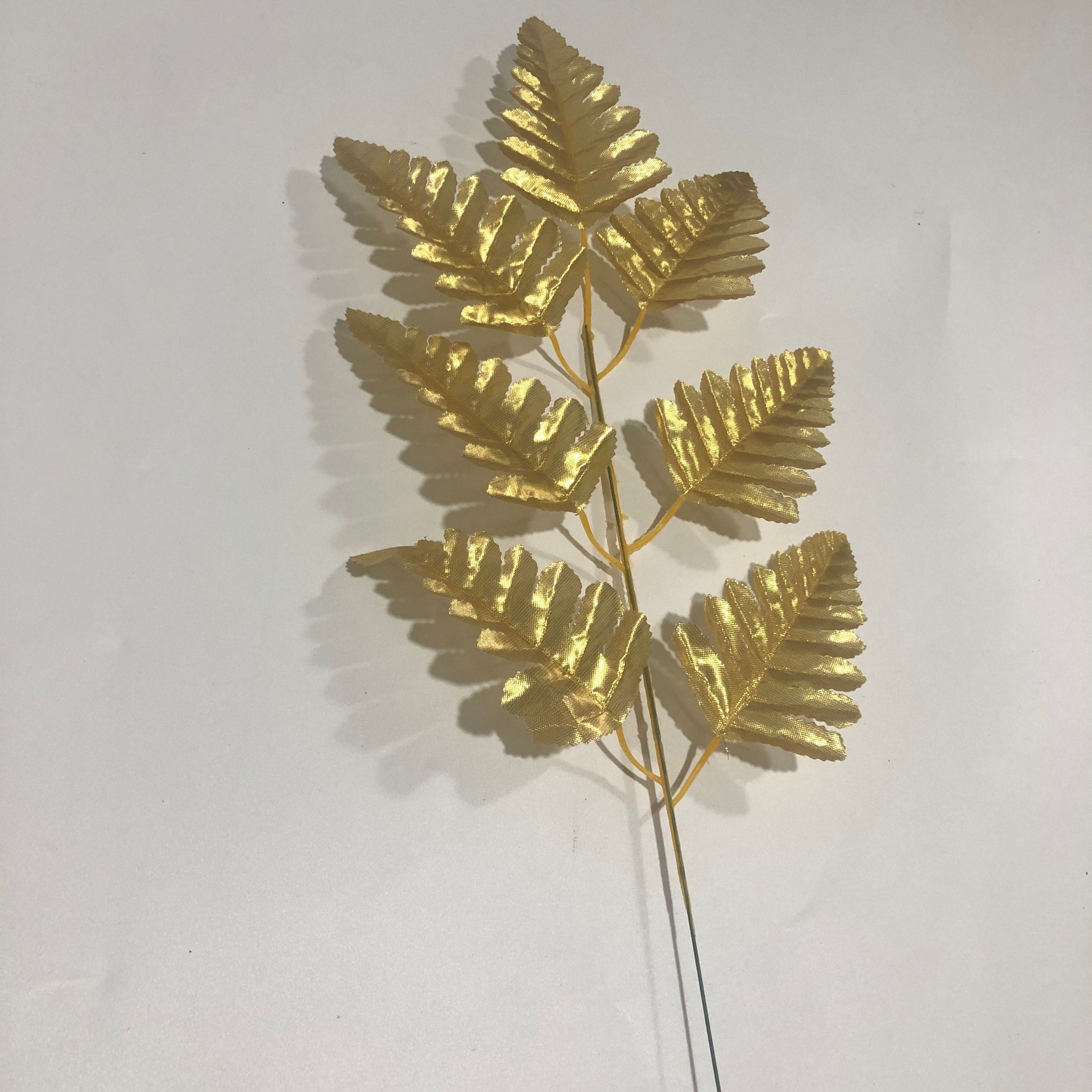 Picture of Simulated Persian Leaves, Artificial 7-Pronged Persian Leaves, Green Plant Flower Arrangement Accessories, Simulated Leaves, Simulated Flower Wedding Decoration