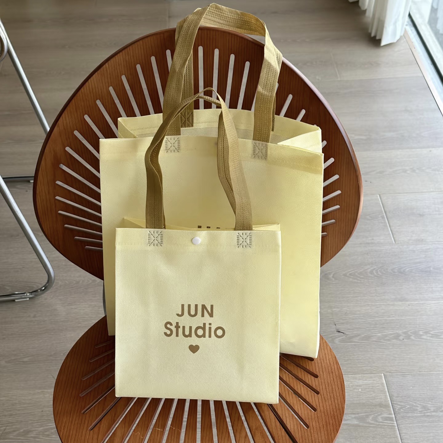 Non-woven bag custom environmental protection shopping tote bag women's clothing store clothing bag tote bag clothes high sense