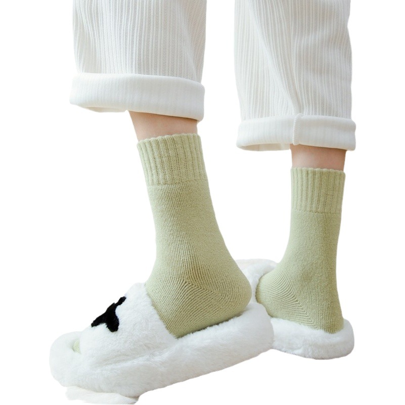 Cashmere socks women's autumn and winter mid-calf length socks fleece-lined thickened confinement socks plush sleeping floor super thick winter stockings