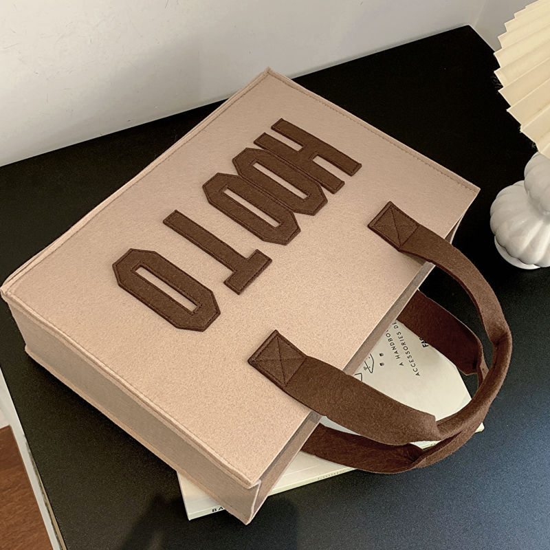 Picture of Large-Capacity Handbag for Women, Casual and Versatile Felt Bag, Tote Bag for Class and Commuting, Korean Style Tote Bag Wholesale Storage