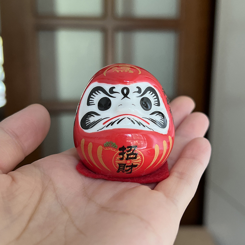 Picture of Japanese-style Dharma ornaments Japanese ceramic Dharma eggs Kaiyun Dharma trumpet mini lucky cat car decorations