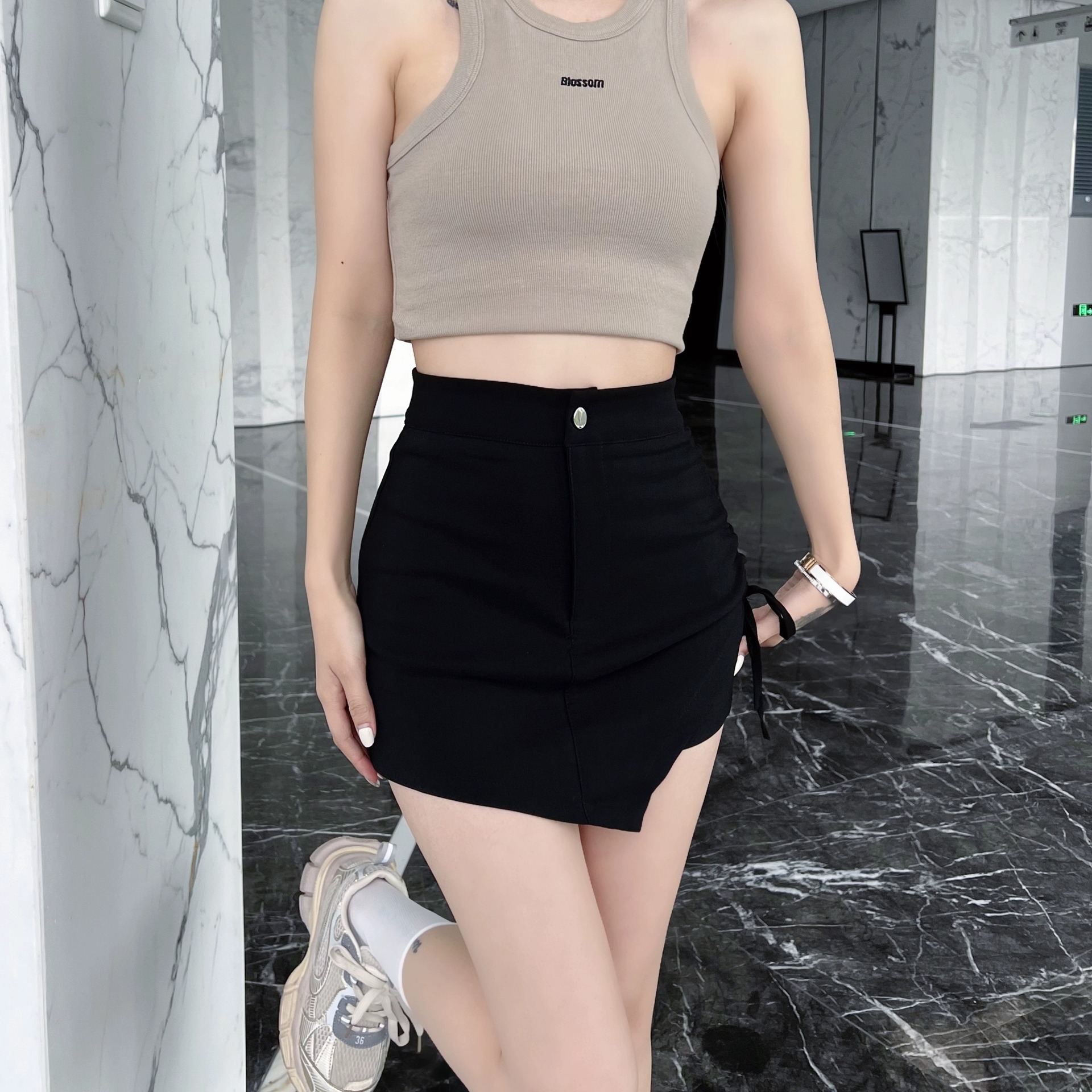 Design Sense Stretch Shorts Women's Autumn and Winter New Arrival Irregular Drawstring Skirt Hot Girl High Waist Slimming Skirt