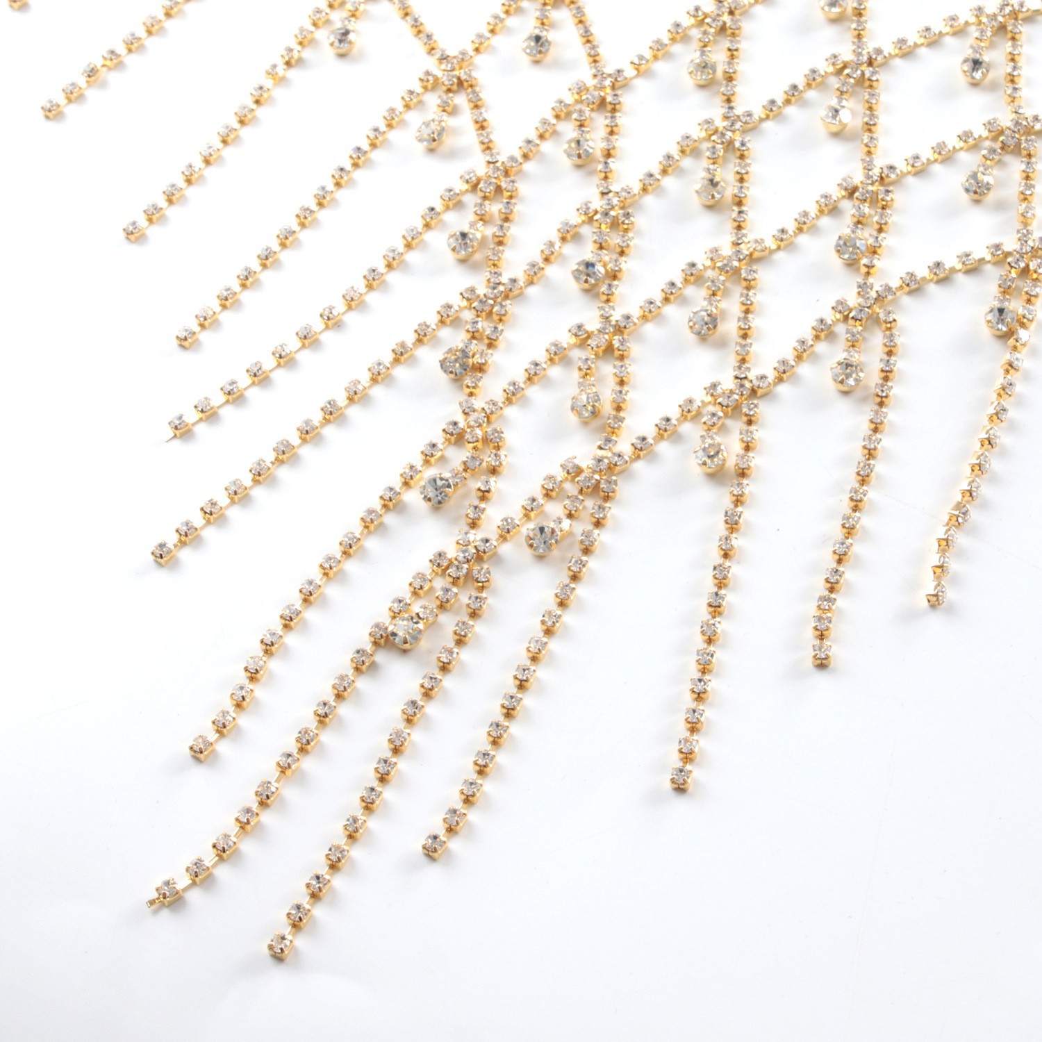 Picture of Luxury Heavy Industry Full Diamond Shiny Geometric Chest Chain High-end Fashion Retro Elegant European and American Body Chain Accessories for Women