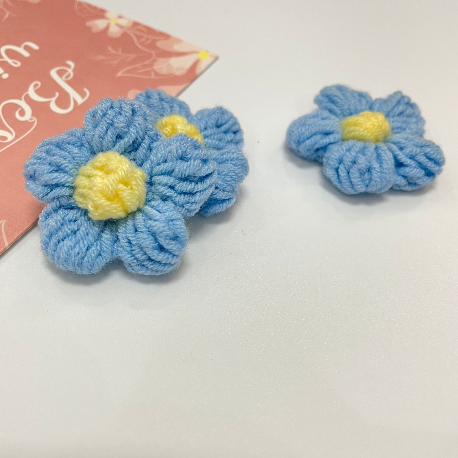 Picture of DIY Hand-Woven Wool Flowers Milk Cotton Crocheted Puff Flowers Ready-Made Clothing Accessories Accessories Manufacturer Wholesale