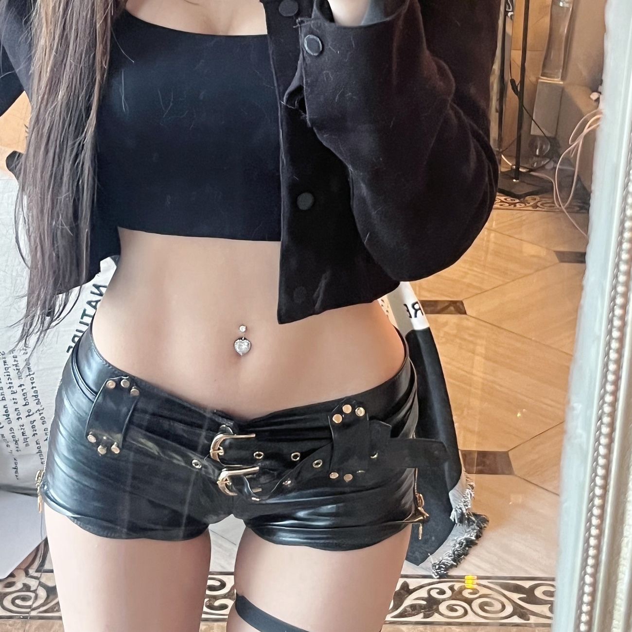 New style wear blogger Maillard hot girl y2g vintage nightclub sexy low waist sheath PU leather super shorts boot pants