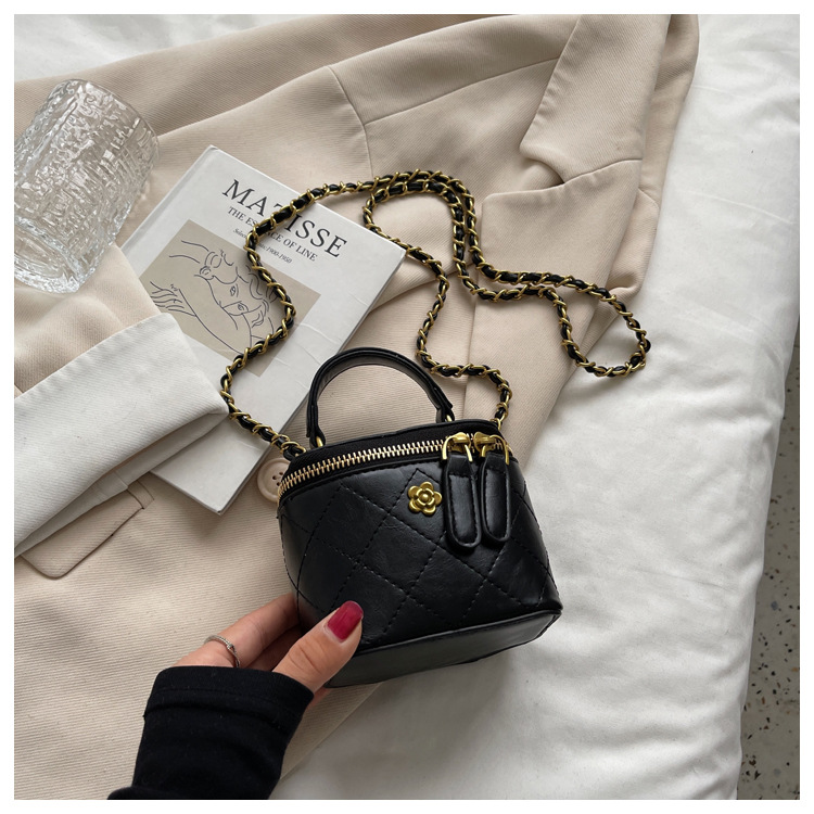 Picture of Niche Design Mini Handbag Women's 2023 New Trendy Diamond Plaid Chain Box Bag All-match Shoulder Crossbody Bag