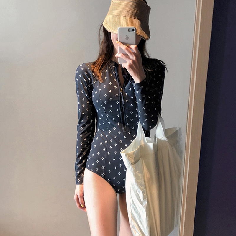 Manufacturers selling thin cover belly sexy Korean students conservative one-piece swimsuit long sleeve sunscreen diving swimming