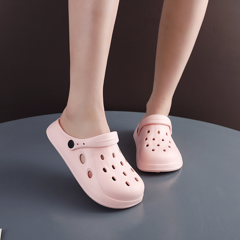 Picture of Summer New Clogs Men's Trendy Non-Slip Soft-Soled Toe-Cap Sandals Wholesale Outer Wear Thick-Soled Solid Color Beach Slippers for Women