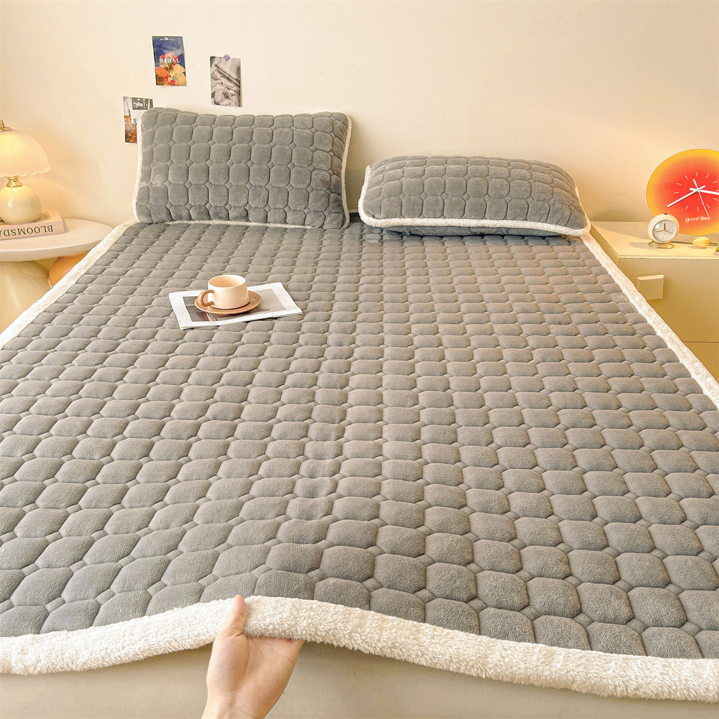 Picture of Class A maternal and child milk velvet mattress autumn and winter foldable washed anti-static home student dormitory bed cushion