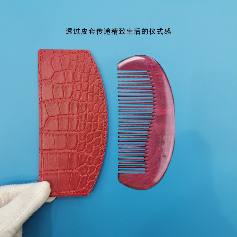 Picture of Cross-border exclusive for manufacturers to in stock crocodile pattern PU comb set golden sandalwood comb storage set massage comb protective set