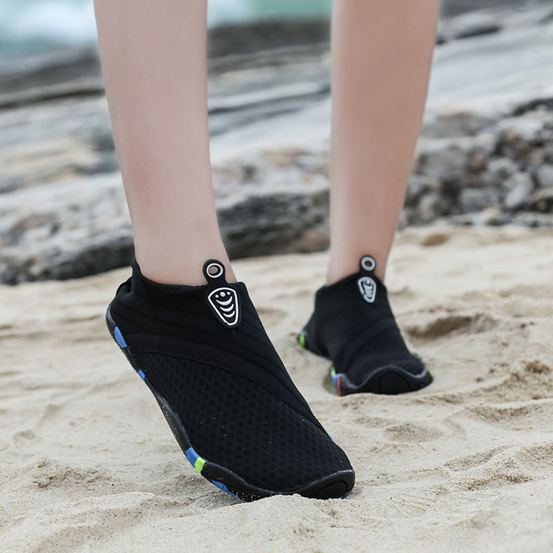 Picture of Outdoor Anti-Cut and Anti-Slip River Tracing Shoes for Couples, Beach Shoes, Quick-Drying Wading Shoes, Thick-Soled Swimming Shoes, Amphibious Shoes