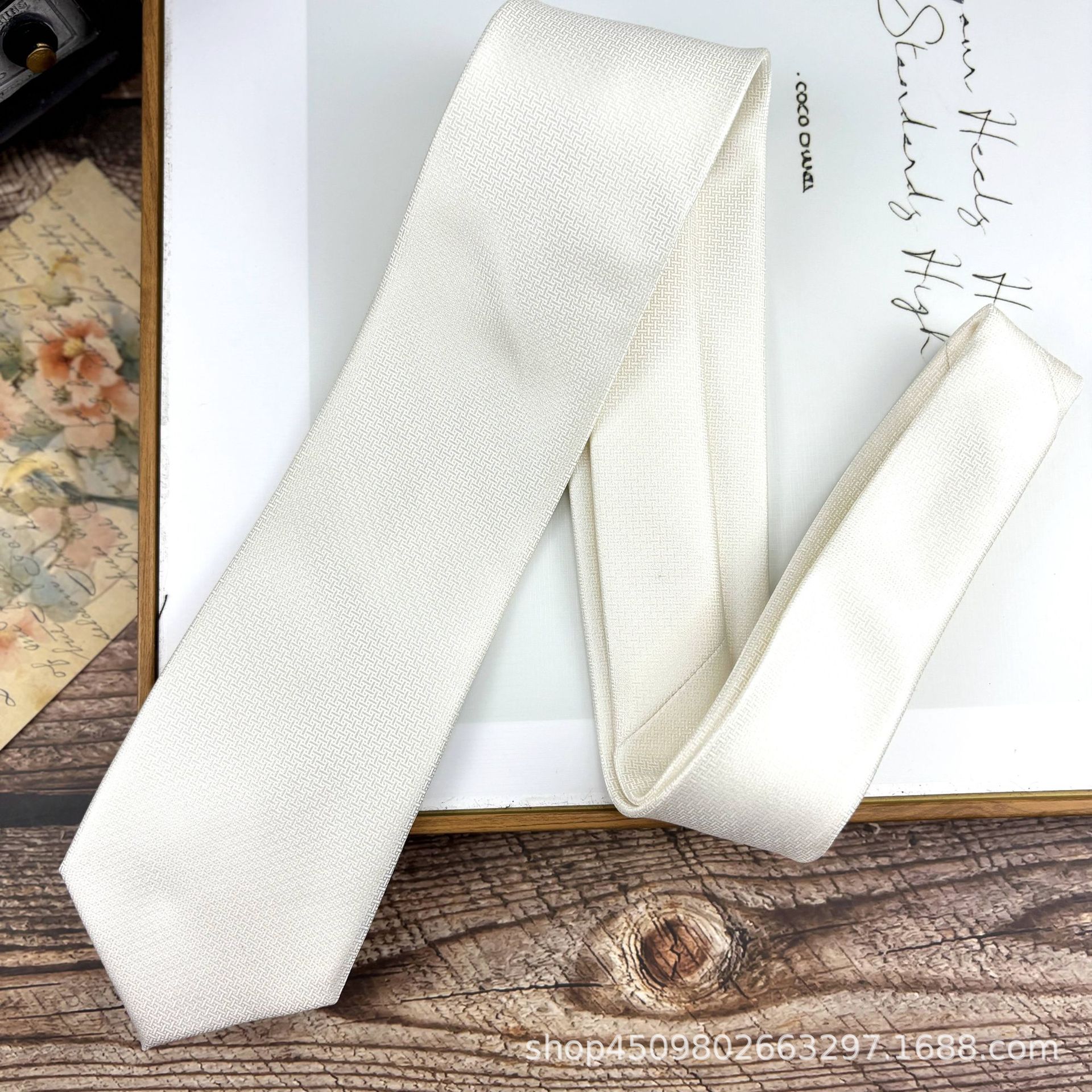Picture of Retro Casual Clear Color Texture Tie Solid Color Men's Professional Dress Gentleman Working Groom Wedding Cafe Green