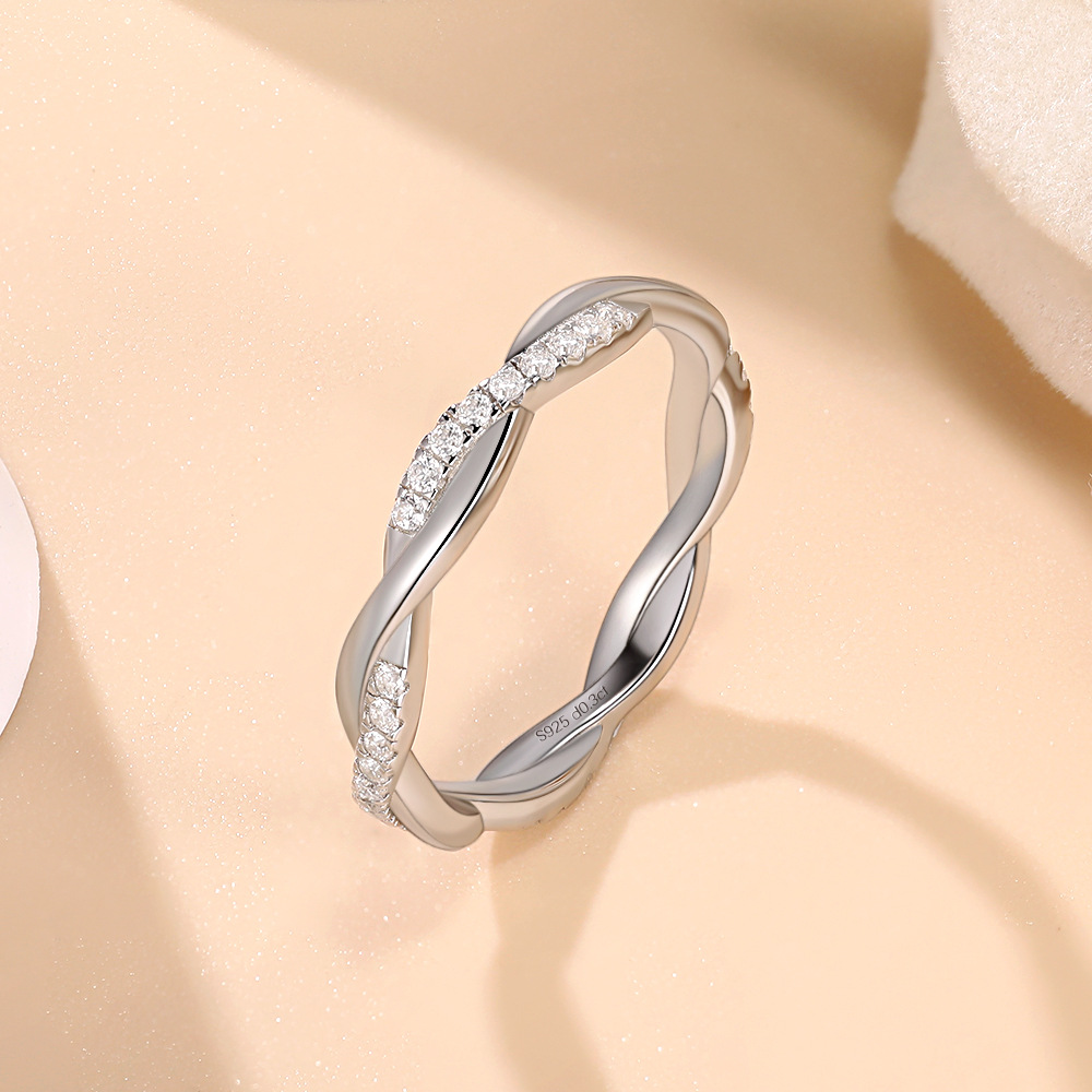 Cross-border Hot Sale Moissanite Ring 925 Sterling Silver Plated K-gold Twisted Wall Vine Ring Fashionable Ins Stacked Wear Ring