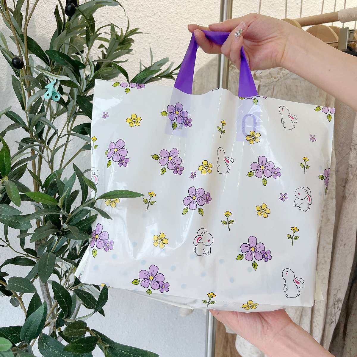 Fresh floral gift bag INS style simple plastic handbag women's clothing children's clothing packaging shopping clothing bag