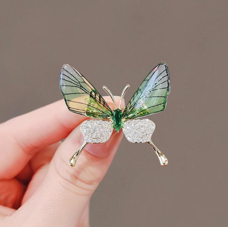 Fashionable Brooch Butterfly Design for Women, Anti-Exposure, Niche Design, New Butterfly Brooch