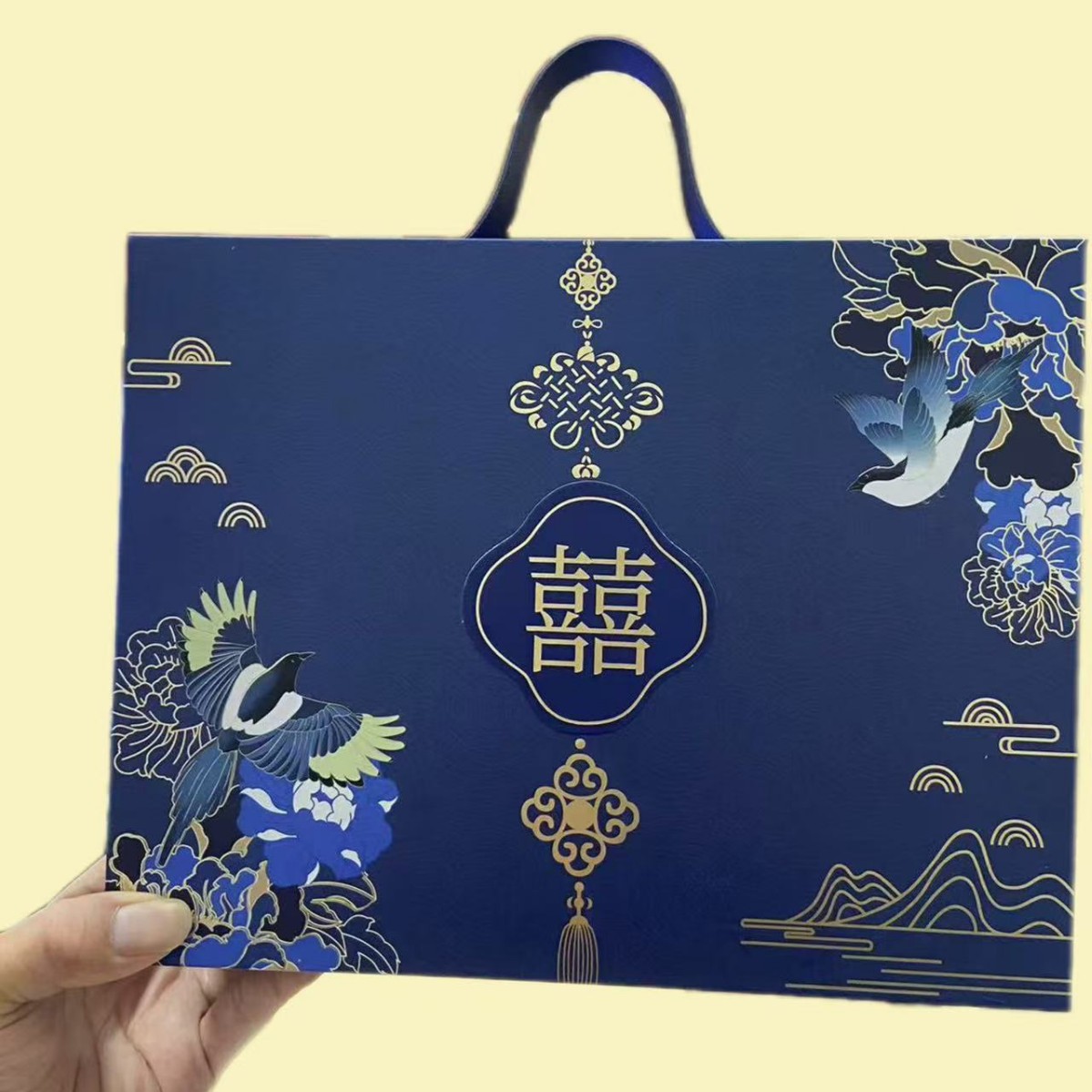 Chinese style Jinlu Yunge wedding candy box printing bronzing process source manufacturers in stock 48 hours delivery
