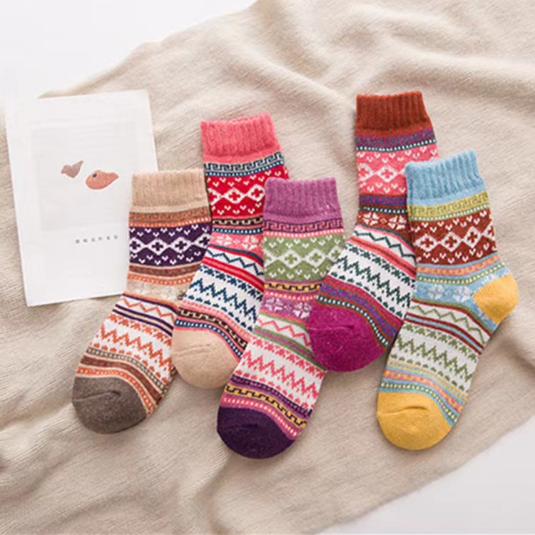 Amazon Cross-border Foreign Trade Socks Women's Mid-tube Socks Thickened Warm Cruciferous Ethnic Style Women's Rabbit Wool Socks