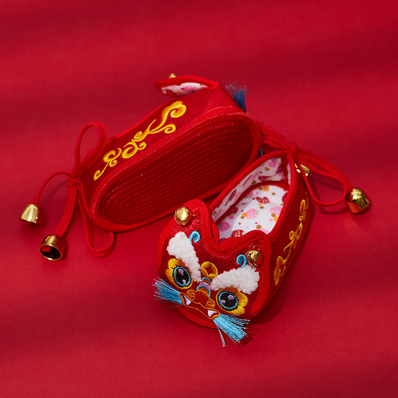Picture of Xinxiangyun Embroidered Soft-Soled Handmade Tiger Head Shoes for Men and Women, Toddler Shoes for Infants and Toddlers, Faucet Breathable Cloth Shoes