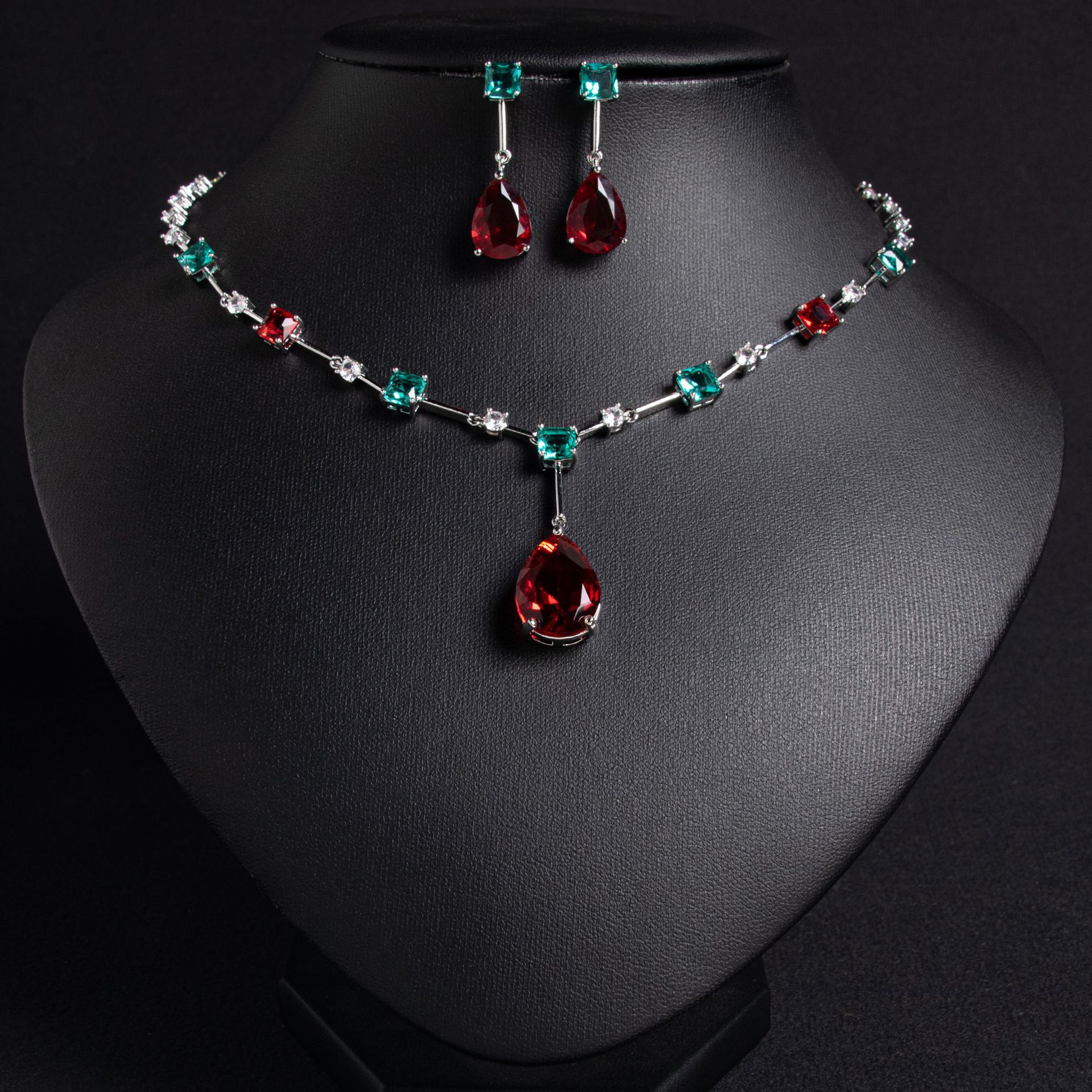 Cross-border jewelry suit jewelry pigeon blood red pendant clothing jewelry European and American necklace suit foreign trade jewelry set