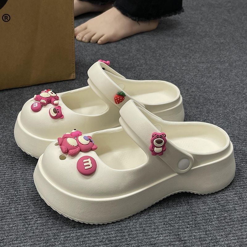 Outdoor slippers women's outdoor wear anti-slip thick bottom summer new closed toe half slippers sandals strawberry bear hole shoes