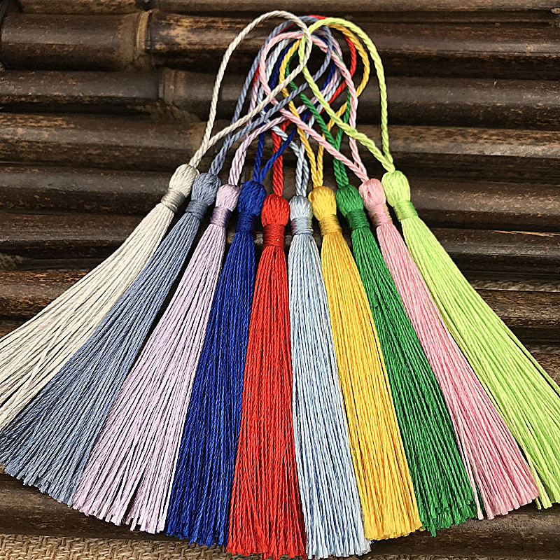Picture of Spot wholesale vertical tassel tassel bookmark tassel box fan small tassel small hanging spike diy to sample