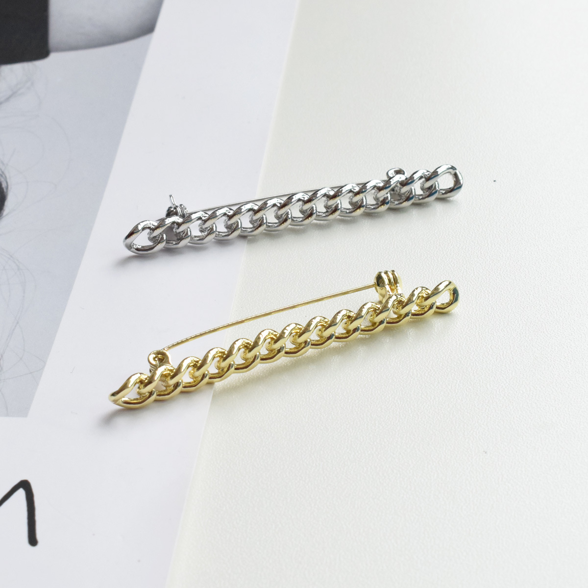 Picture of Dark Style Twist Chain Brooch Pin Women's Strap Pants Waistline Decorative Chain Punk Style Suit Accessories