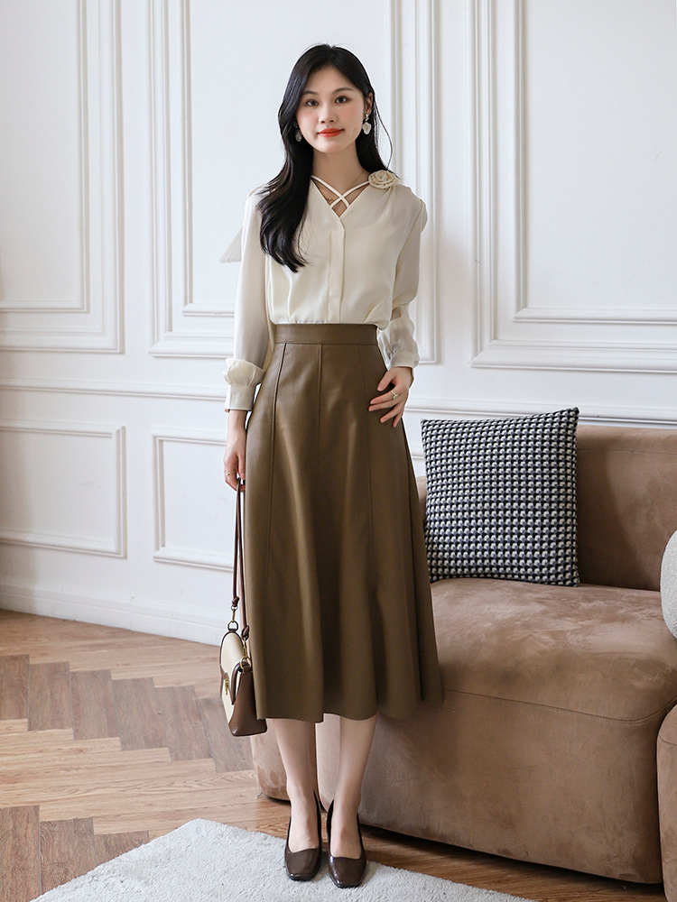 Picture of Autumn and Winter High-End Elegant High-Waisted Leather Skirt for Women, Mid-Length Pu Protein Leather High-End Large Hem A-Line Skirt
