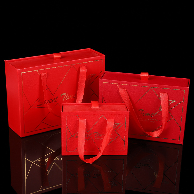 Custom Red Festive Wedding Accompanying Gift Box Candy Box Drawable One-piece Folding-free European Creative Hand Carton