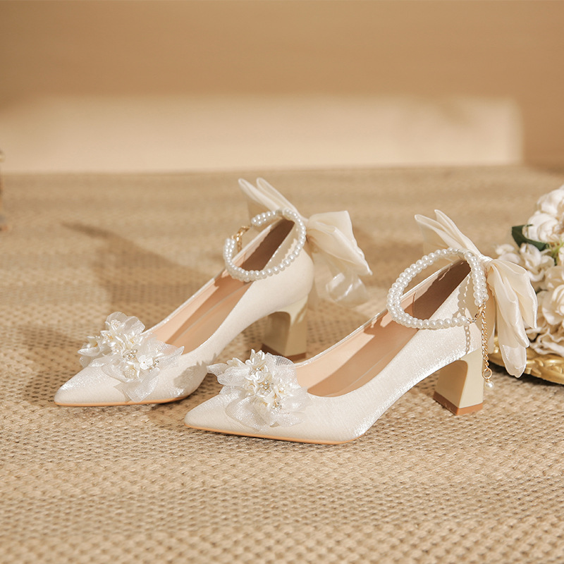 2024 Spring New Apricot High Heels Women's Thick Heels Pointed Toe Bridal Shoes Fashionable Wedding Shoes Banquet Large Size Shoes